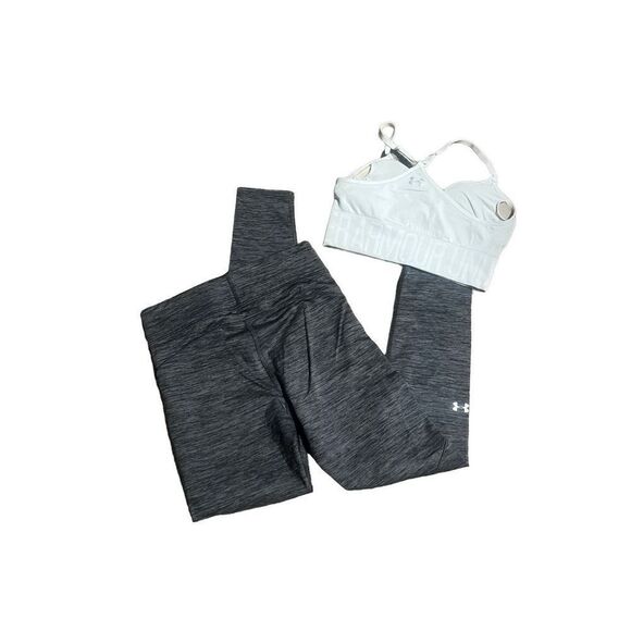 Under Armour 2 pc Set Sports Bra and Cropped Yoga Pants Mefium - Picture 1 of 3